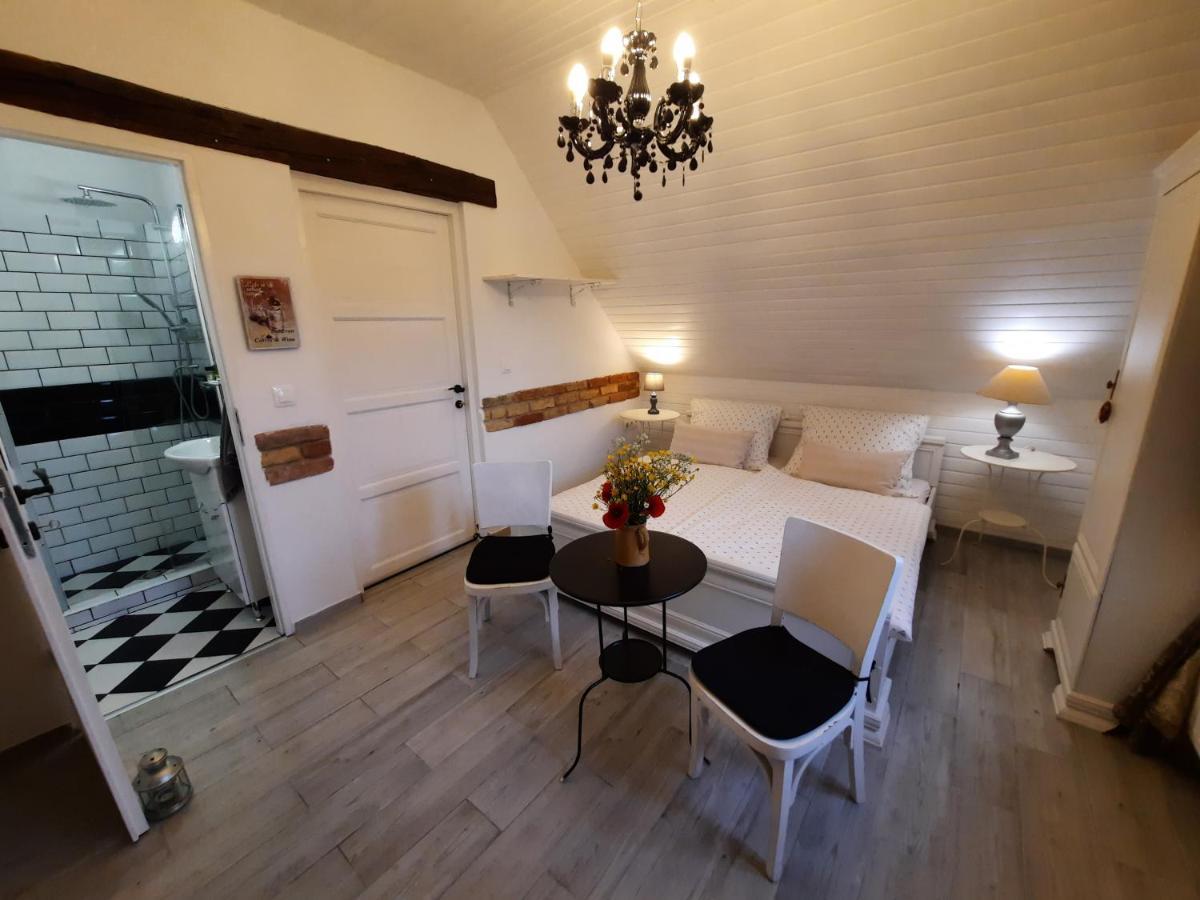 Piac Vendeghaz Hotel Kaptalantoti Ngoại thất bức ảnh